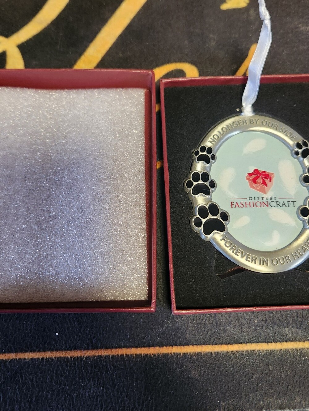 Fashioncraft Paw Print Memorial Ornament - Silver & Black